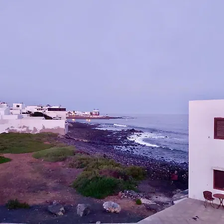2 Bdr Next To The Beach *